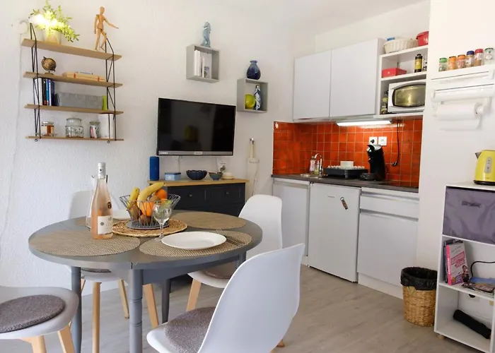 Beautiful With Sea View And Quiet Appartement